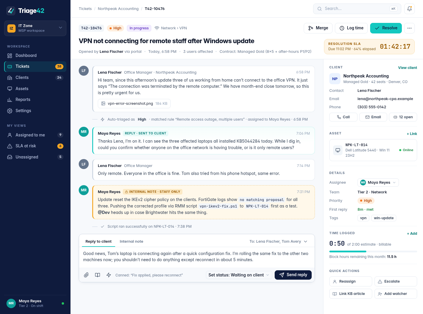 Ticket detail view with conversation thread, internal note and client panel